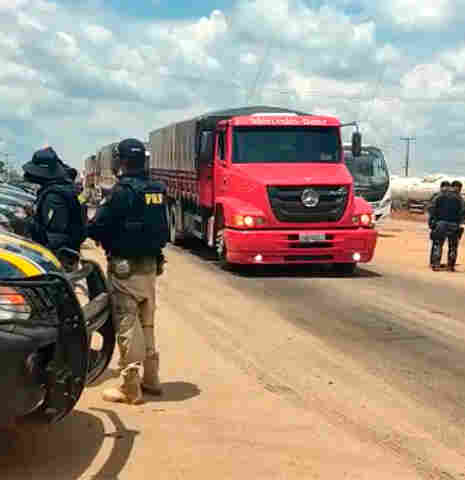 Vídeo: após ação de tropas de choque, BR-364 é totalmente liberada em Ariquemes