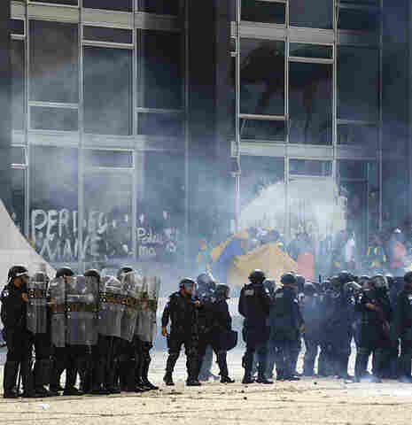 Supremo decreta preventiva de 140 por terrorismo e destruição no DF e solta 60 ; veja lista