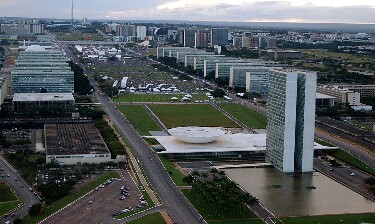 Após acordo, Governo federal reajusta salários de servidores públicos em 9%