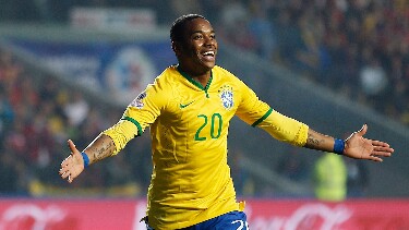Ministro do STJ determina que Robinho entregue passaporte à Justiça