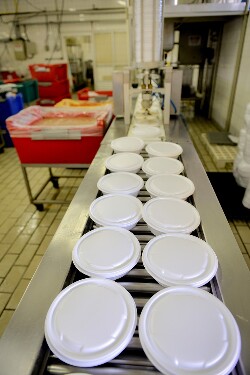 Derrotada em certame licitatório, fornecedora cria suposta denúncia para garantir contrato de alimentação na Sejus