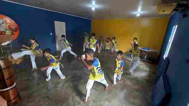 Capoeira no Talentos do Futuro mantém esporte vivo e unido à arte