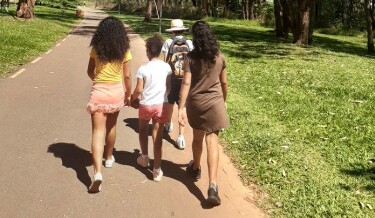 Famílias encontram caminhos para adotar irmãos biológicos