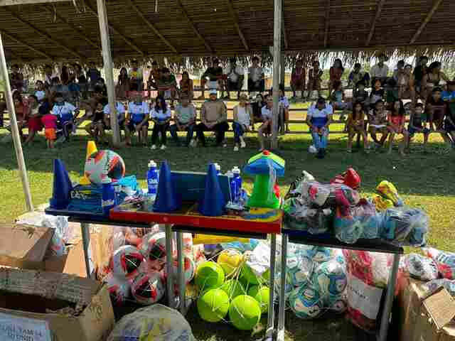 Programa Talentos do Futuro realiza entrega de uniformes e materiais esportivos na região da Ponta do Abunã