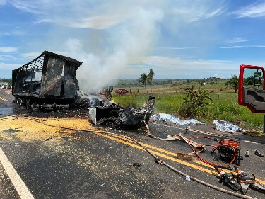 Grave acidente deixa pelo menos três mortos na BR-364 em Cacoal; rodovia está fechada