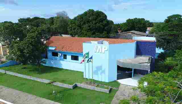 Justiça manda prefeito exonerar esposa da administração de Costa Marques; veja decisão
