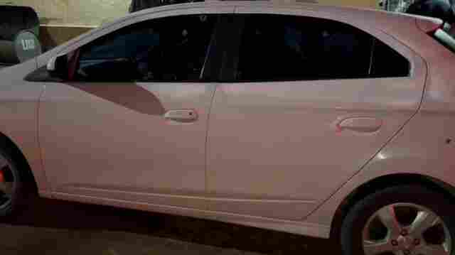 Casal é acusado de atacar carro a tiros na zona sul