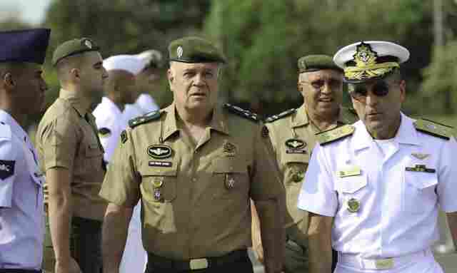 Ex-comandante do Exército confirma reunião com Bolsonaro sobre golpe