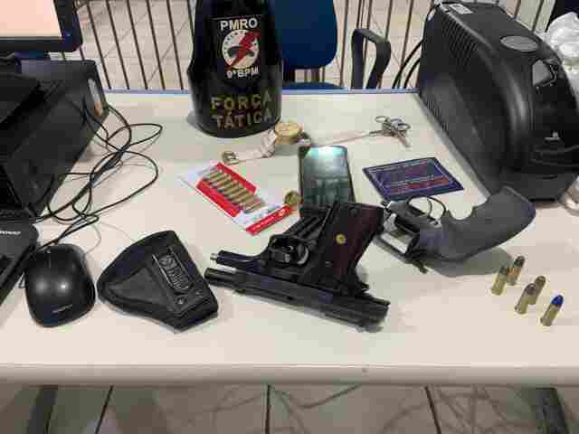 Ex-presidiário é preso com armas e diz que era pra defesa