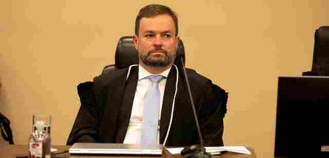 Relator no TRE do Paraná vota contra a cassação do senador Sérgio Moro