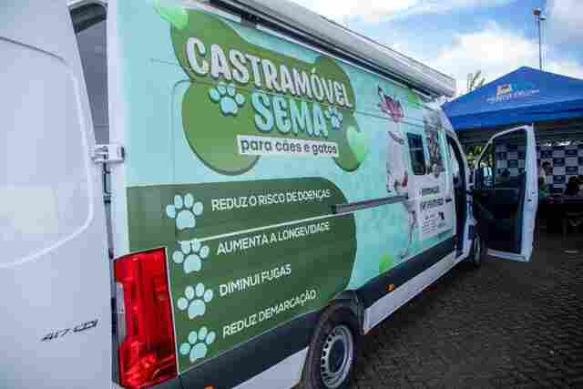 Prefeitura de Porto Velho entrega castramóvel e Samu Pet, oferecendo serviços veterinários públicos