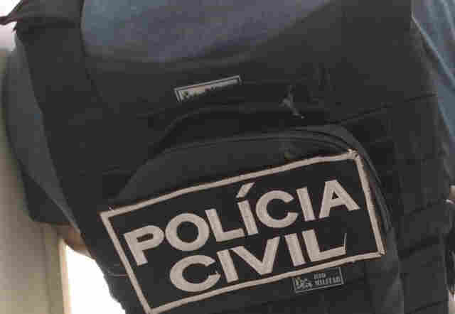 Mulher de traficante é presa por policiais da Furtos e Roubos com drogas