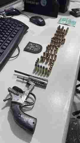 Vendedor de munições no Porto Madero é preso com arma pela PM