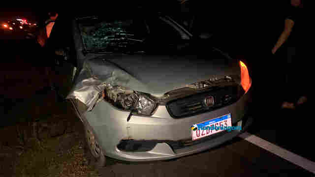 Mulher morre atropelada por táxi na BR-319 e corpo é jogado por cerca de 30 metros
