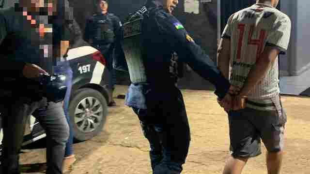 Adolescente é detido após roubo em petshop