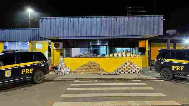 PRF apreende mais de 400 kg de drogas com motorista de caminhão em Rondônia