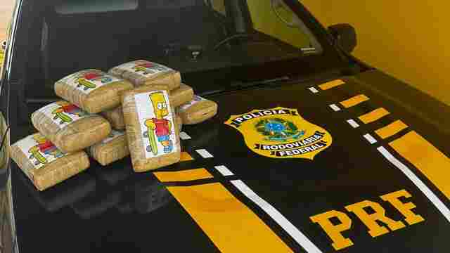 PRF prende traficante com mais de 10 kg de skunk em ônibus