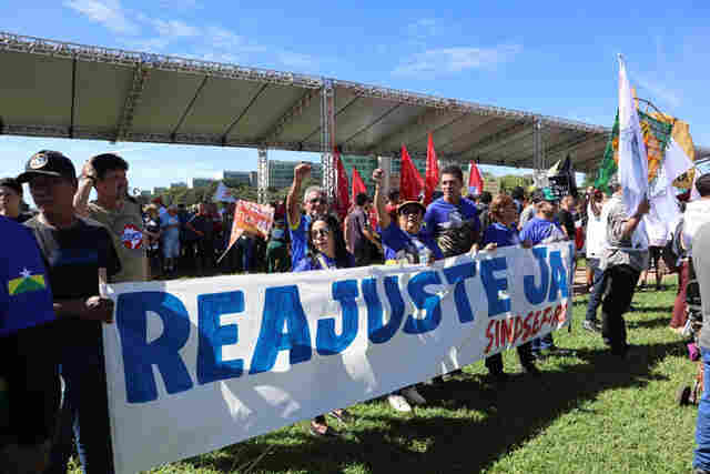 Sindsef afirma que a luta não encerra com assinatura do termo que reajusta auxílios