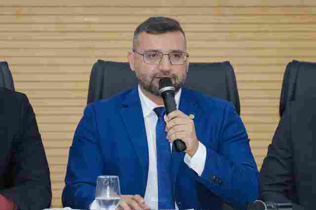 Assembleia Legislativa faz homenagem a policiais civis aposentados na segunda