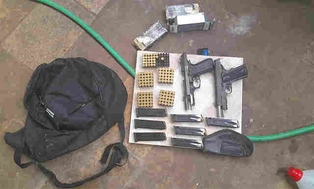 Ex-presidiário é alvo de atentado, reage, é baleado e acaba preso com armas