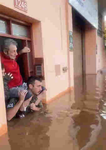 Mais de 80 mil pessoas estão desabrigadas no Rio Grande do Sul