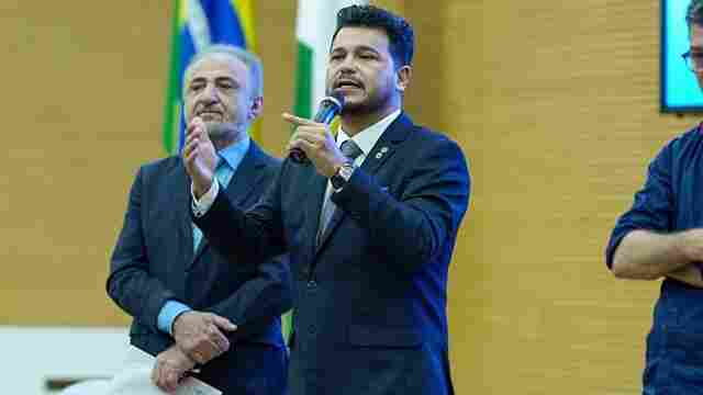 Presidente da Assembleia anuncia reajuste salarial para servidores efetivos