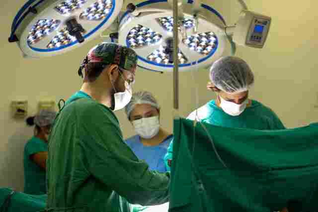Governo de Rondônia abre processo seletivo com 611 vagas para médicos e salários entre R$ 6.418,52 a R$ 14.762,61