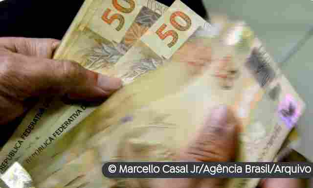 INSS paga segunda parcela do 13º a quem recebe acima do mínimo