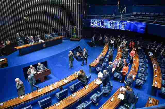 Senado deve votar “taxação das blusinhas” nesta terça-feira