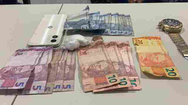 Ciclista é flagrado com drogas por Força Tática da PM