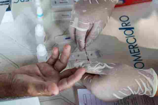 HIV: testes e tratamento antirretroviral são disponibilizados na rede estadual de saúde