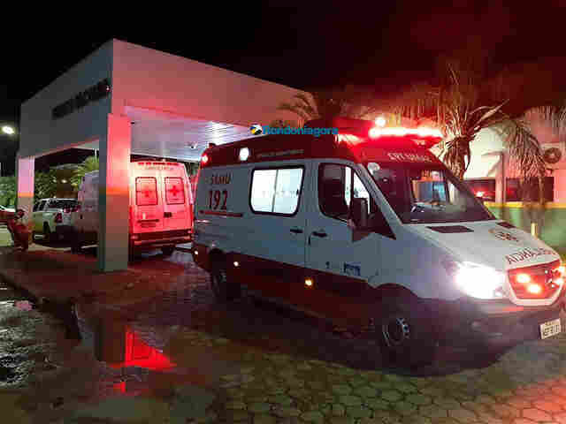 Homem é socorrido em estado grave após ser esfaqueado várias vezes