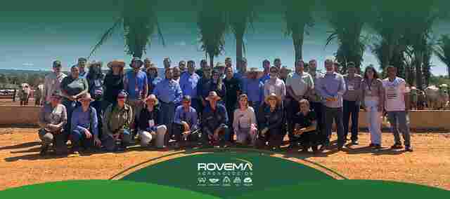 Comitiva visita a fazenda Serra Verde