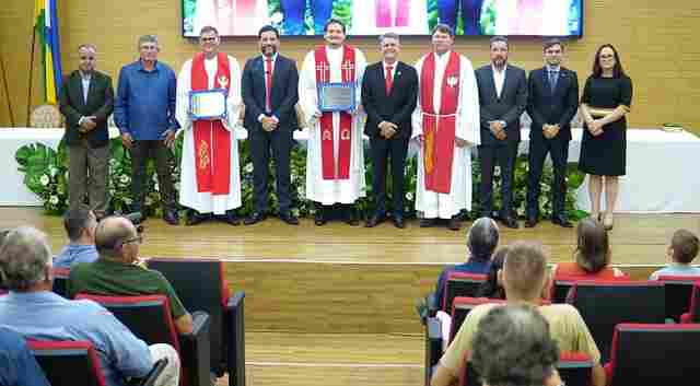 Luizinho Goebel preside sessão solene em homenagem aos 120 anos da Igreja Luterana no Brasil e 52 anos em Rondônia
