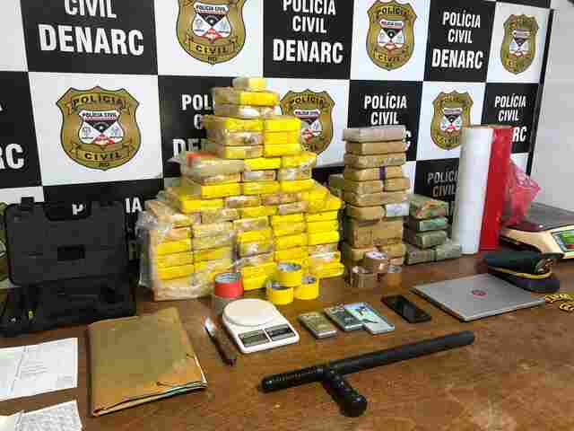 Denarc prende traficante e apreende mais de 80 kg de drogas na casa de PM aposentado