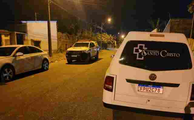 Homem é assassinado com golpes de faca no pescoço
