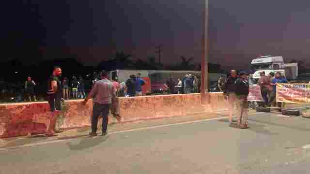 BR-364 é liberada por manifestantes em Porto Velho