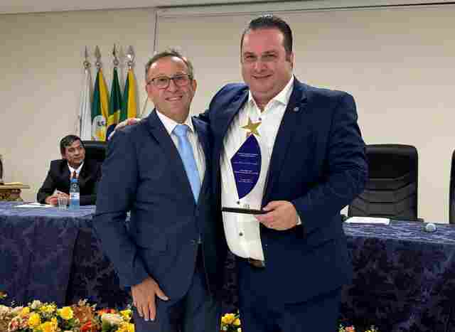 Deputado Luís do Hospital recebe título de cidadania honorária em Jaru