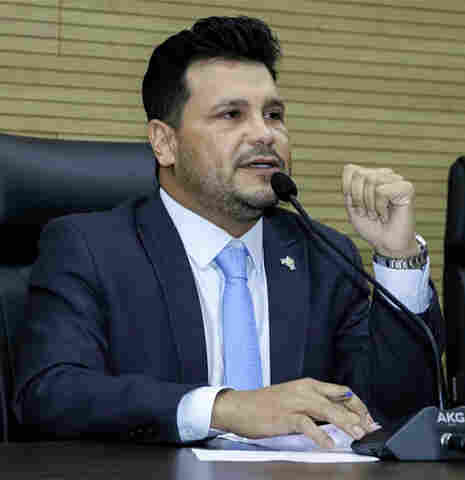 Norma aprovada pela Mesa Diretora da Assembleia tira Marcelo Cruz da disputa eleitoral