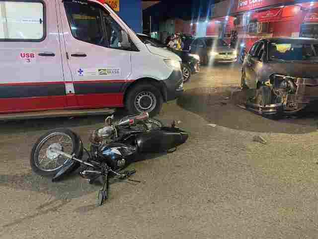 Motoboy sofre fratura exposta em acidente com carro na zona sul