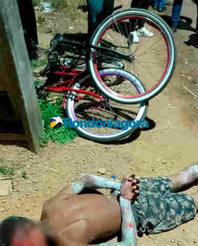 Criminoso é surrado por populares após roubar bicicletas de estacionamento do Irmãos Gonçalves
