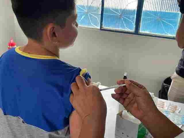 Porto Velho começa nesta quarta-feira vacinação contra dengue para público de 10 a 14 anos