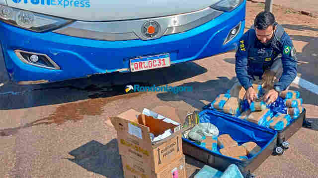 Em Porto Velho, PRF apreende 50 kg de drogas em ônibus de turismo que saiu de Rio Branco