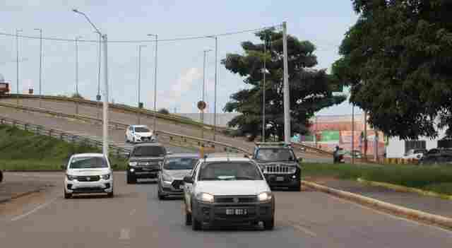 Prazo para regularizar licenciamento anual de veículos com placa final 8 segue até dia 30