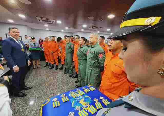 Médicos e militares que atuaram na força-tarefa no Rio Grande do Sul são homenageados pelo governo de Rondônia