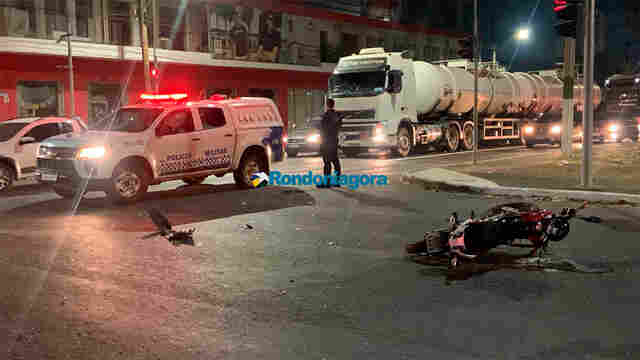Acidentes envolvendo carros e motos deixam feridos na capital