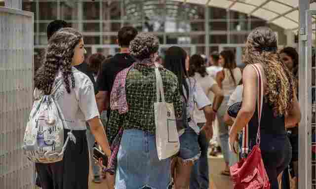 Sete a cada dez estudantes usam inteligência artificial na rotina de estudos