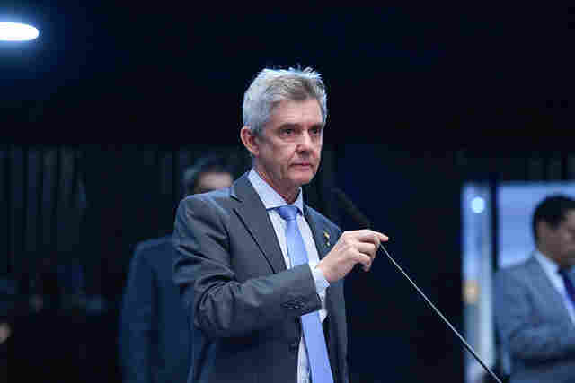 Senador Jaime Bagattol vota contra a PEC que anistia multas de partidos políticos