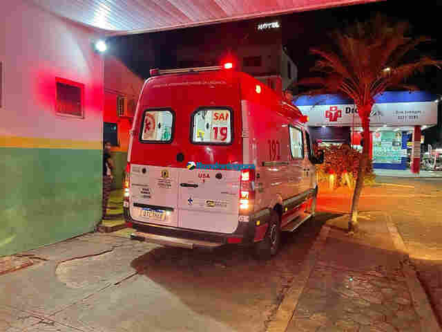 Ex-presidiário é atacado a tiros em frente de casa