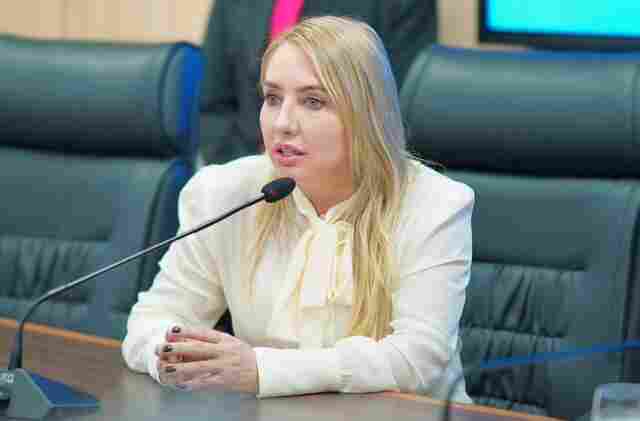 Ieda Chaves cobra qualidade e regularidade na distribuição de água em Corumbiara